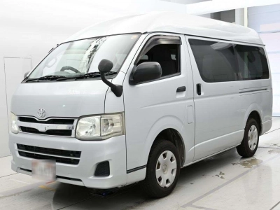 TOYOTA REGIUS VAN