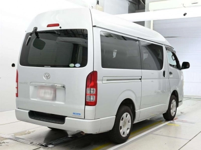 TOYOTA REGIUS VAN