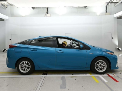 TOYOTA PRIUS PHV