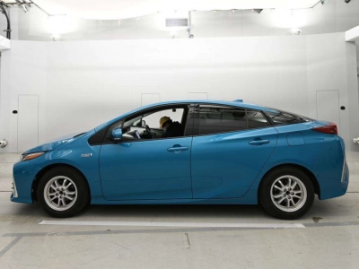 TOYOTA PRIUS PHV