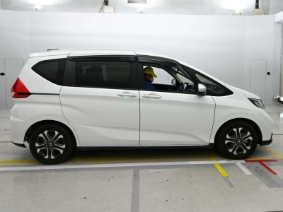 HONDA FREED HYBRID