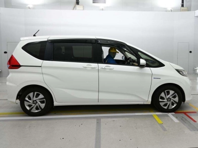 HONDA FREED HYBRID