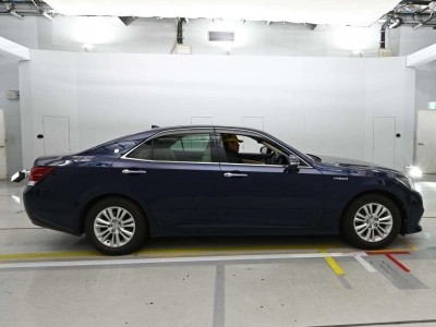 TOYOTA CROWN HYBRID