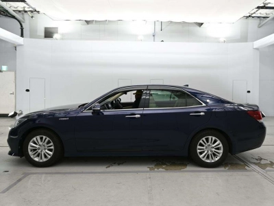 TOYOTA CROWN HYBRID