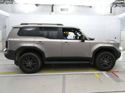 TOYOTA LAND CRUISER 250