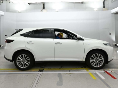 TOYOTA HARRIER HYBRID