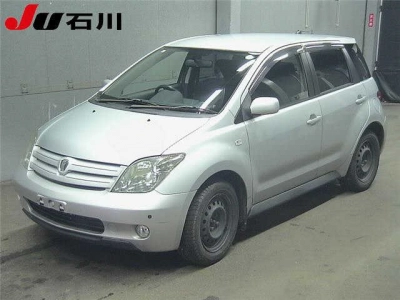 TOYOTA IST