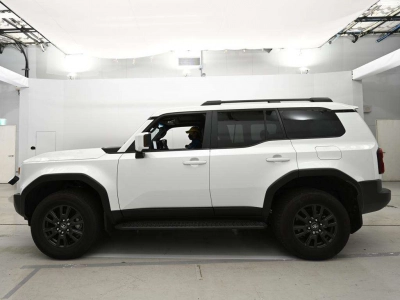 TOYOTA LAND CRUISER 250