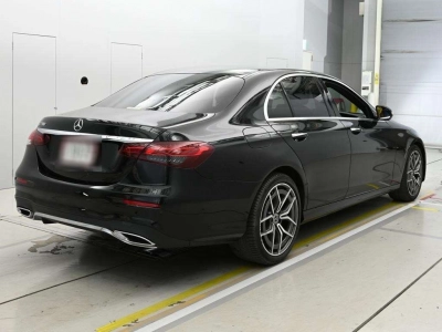 MERCEDES BENZ E CLASS
