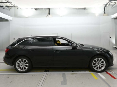 AUDI A4 AVANTE