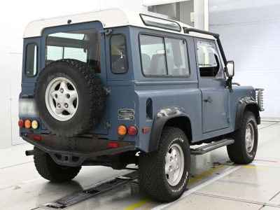 LAND ROVER DEFENDER