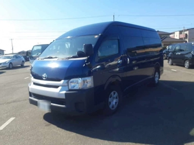 TOYOTA HIACE COMMUTER