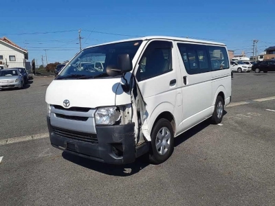 TOYOTA REGIUS VAN