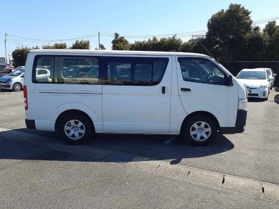 TOYOTA REGIUS VAN