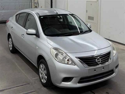 NISSAN TIIDA LATIO