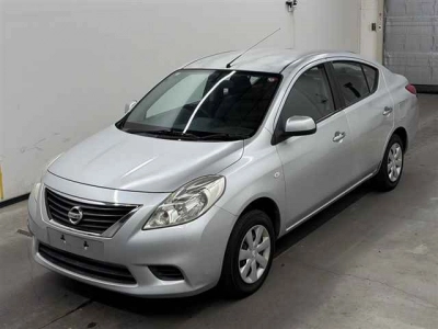 NISSAN TIIDA LATIO