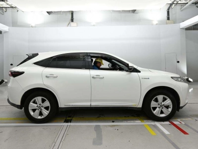 TOYOTA HARRIER HYBRID