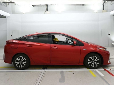 TOYOTA PRIUS PHV