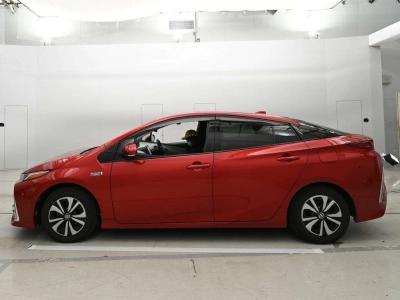 TOYOTA PRIUS PHV
