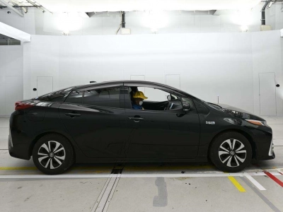 TOYOTA PRIUS PHV