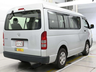 TOYOTA HIACE WAGON