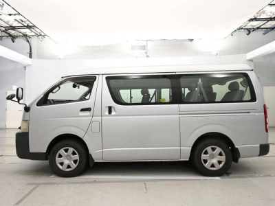 TOYOTA HIACE WAGON