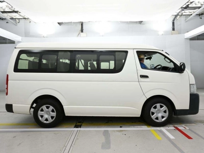 TOYOTA HIACE WAGON
