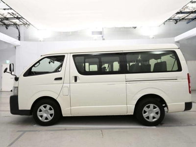 TOYOTA HIACE WAGON