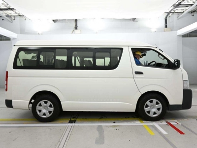 TOYOTA HIACE WAGON