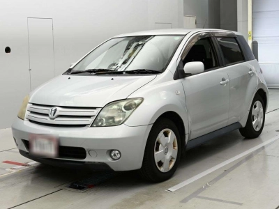 TOYOTA IST