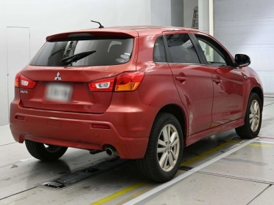 MITSUBISHI RVR