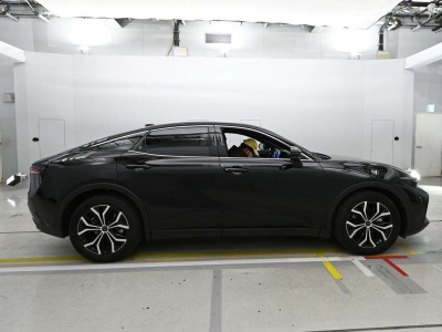 TOYOTA CROWN CROSSOVER