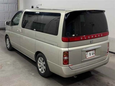 NISSAN ELGRAND