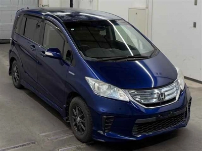 HONDA FREED HYBRID