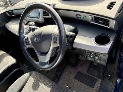 HONDA FREED HYBRID