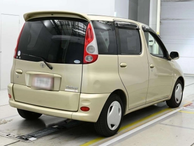 TOYOTA FUN CARGO
