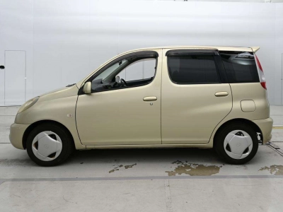 TOYOTA FUN CARGO