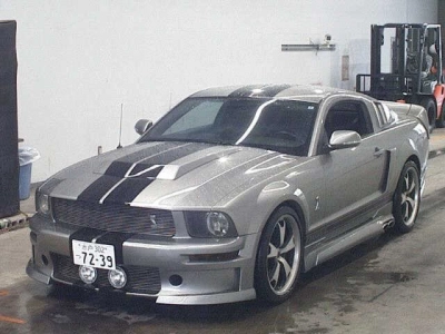 FORD MUSTANG