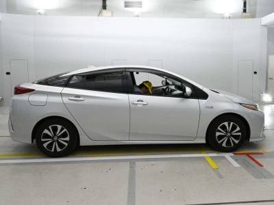 TOYOTA PRIUS PHV