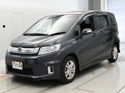 HONDA FREED SPIKE HYBRID