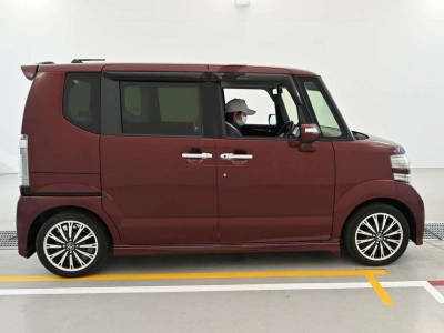 HONDA N BOX CUSTOM