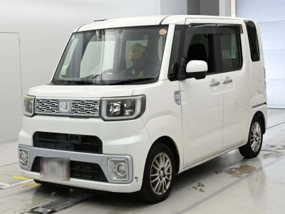 DAIHATSU WAKE