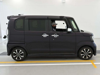HONDA N BOX CUSTOM
