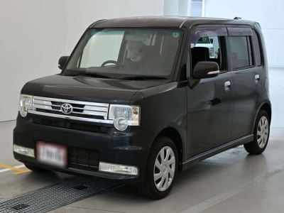 TOYOTA PIXIS SPACE