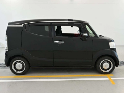HONDA N-BOX SLASH