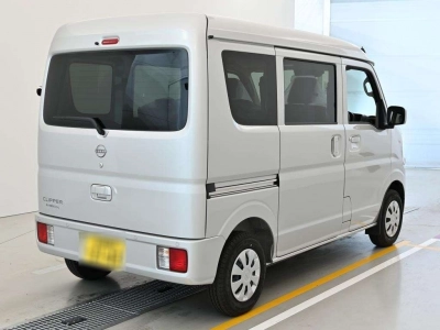 NISSAN CLIPPER VAN