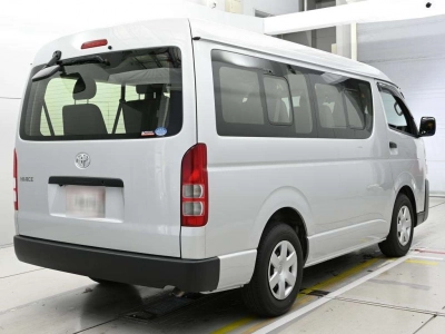 TOYOTA HIACE WAGON