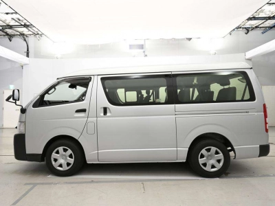 TOYOTA HIACE WAGON