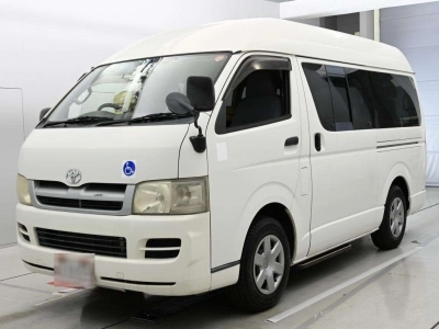 TOYOTA REGIUS VAN