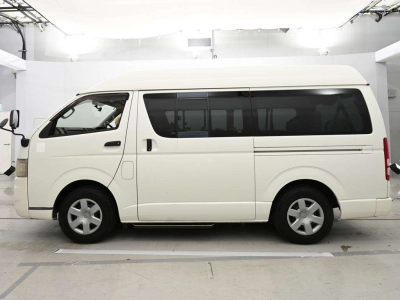 TOYOTA REGIUS VAN